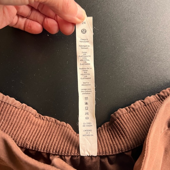 lululemon athletica Women’s Brown Cargo Pants - Picture 5 of 5